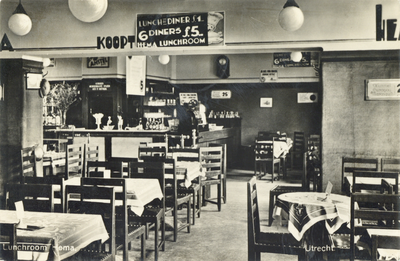 605533 Interieur van het warenhuis HEMA (H.E.M.A. - Hollandse Eenheidsprijzen Maatschappij Amsterdam, Oudegracht 137) ...